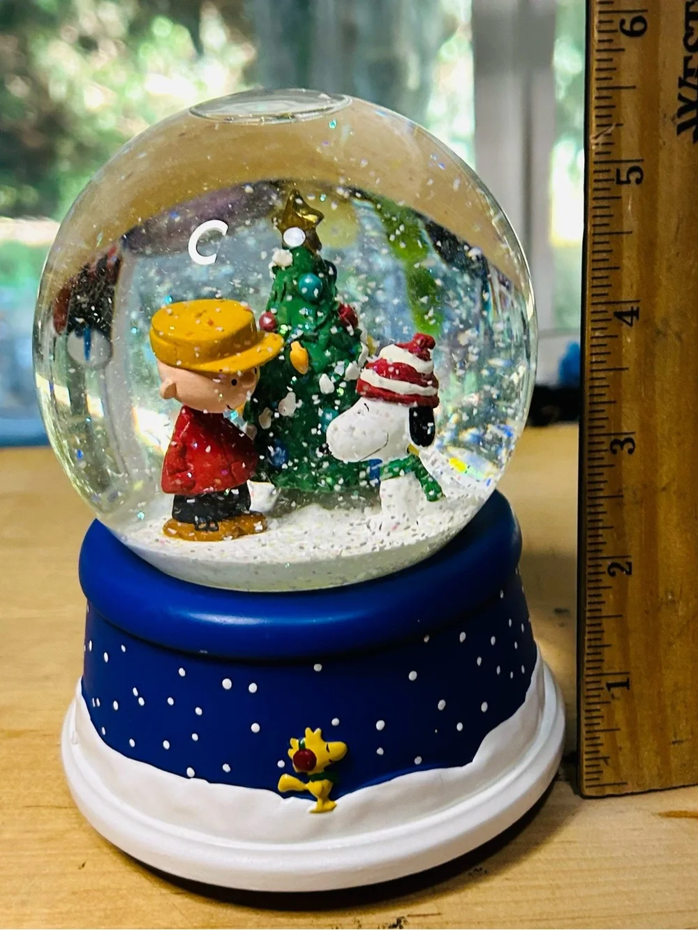 Hallmark Peanuts Snoopy Christmas 50th Anniversary Musical Snow Globe K Bricker